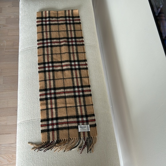 Edinburgh Cashmere Scarf - Picture 4 of 4